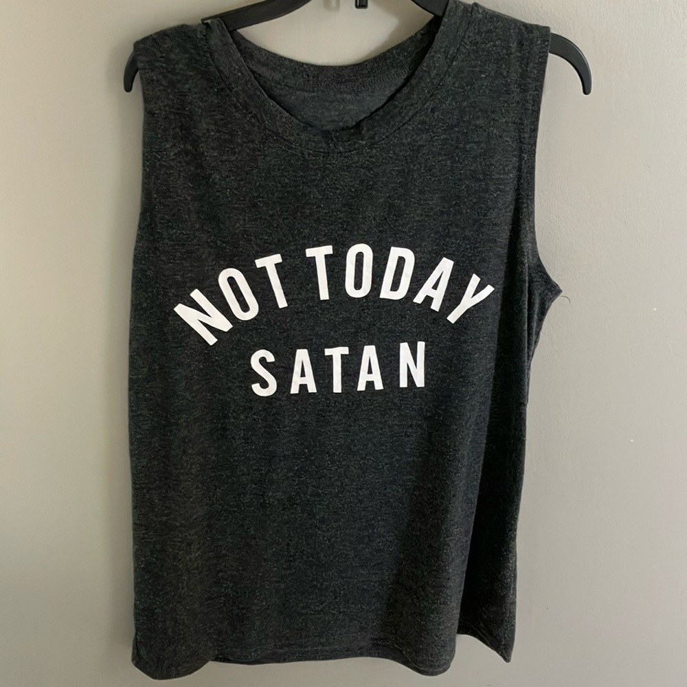 Excellent condition - Muscle tee - Medium Gray - SO SOFT!